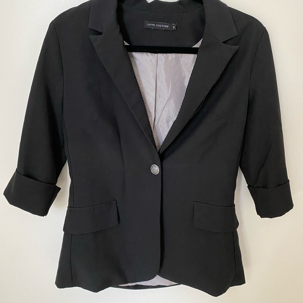 Black blazer. 3/4 sleeve. Size S